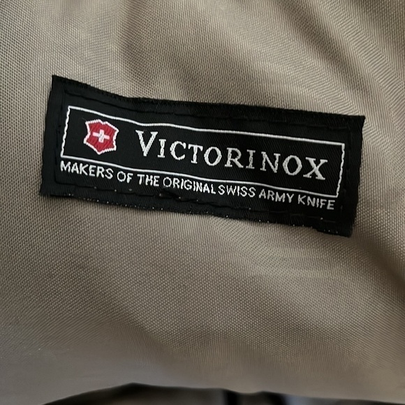 VICTORINOX Werks Traveler 3.0 WT 16” Wheeled Luggage Carry on Brown/Tan Unisex - Picture 13 of 15